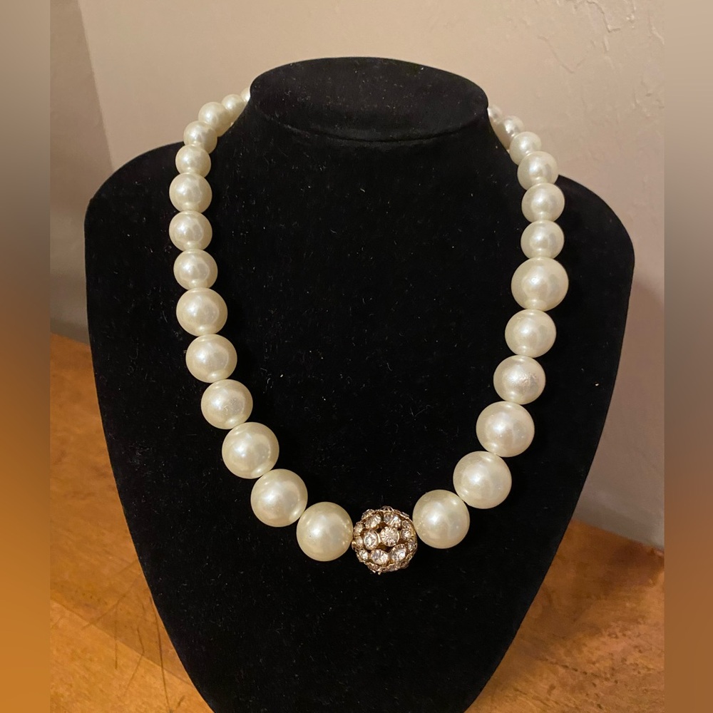 Vintage Womens Faux Pearls With Jeweled Ball